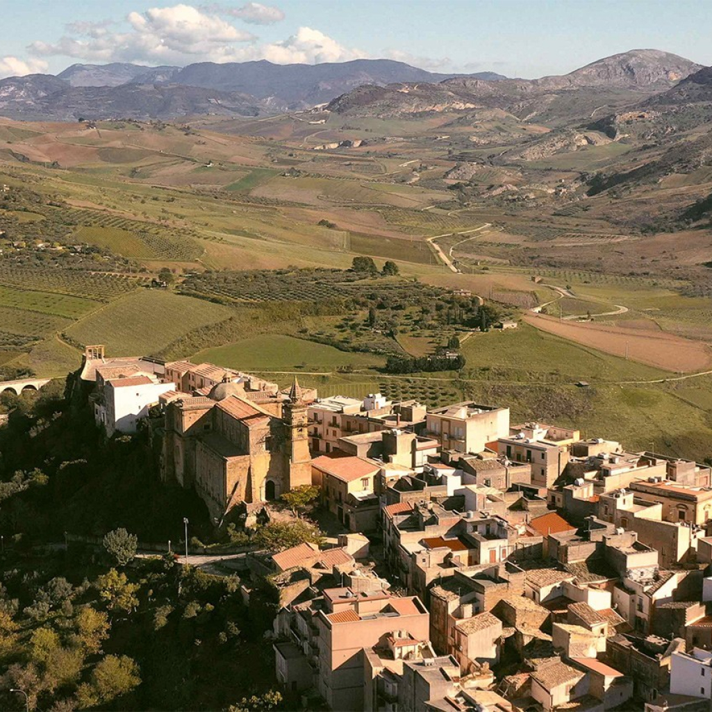 Αν στείλετε τώρα αίτηση στην Airbnb, μπορεί να μείνετε δωρεάν σε ένα υπέροχο σπίτι στην Σικελία για έναν χρόνο 