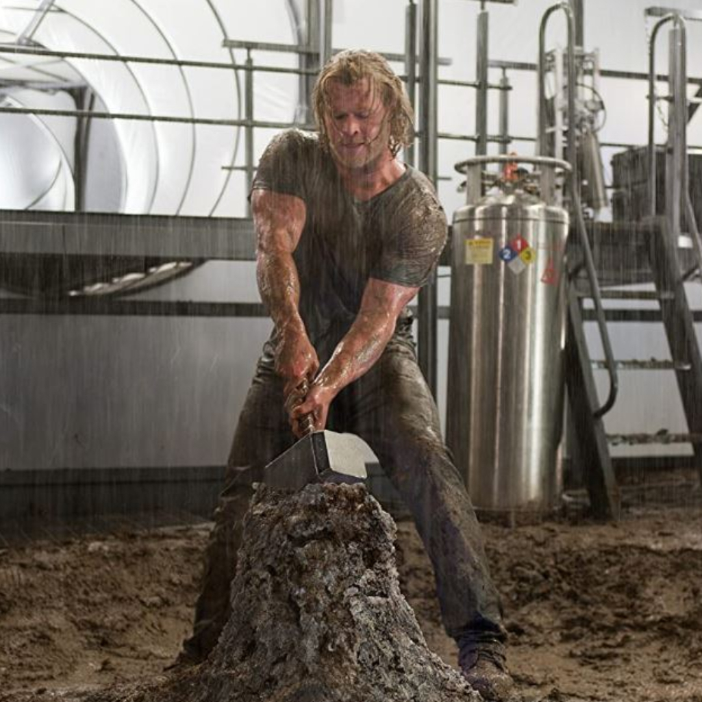 Θέλεις να γίνεις Thor; Το workout των 700 επαναλήψεων του Chris Hemsworth είναι εδώ για σένα
