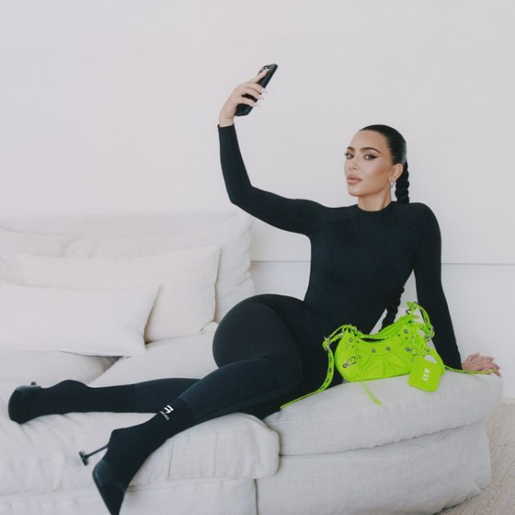 H Kim Kardashian είναι και επίσημα το πρόσωπο του οίκου Balenciaga