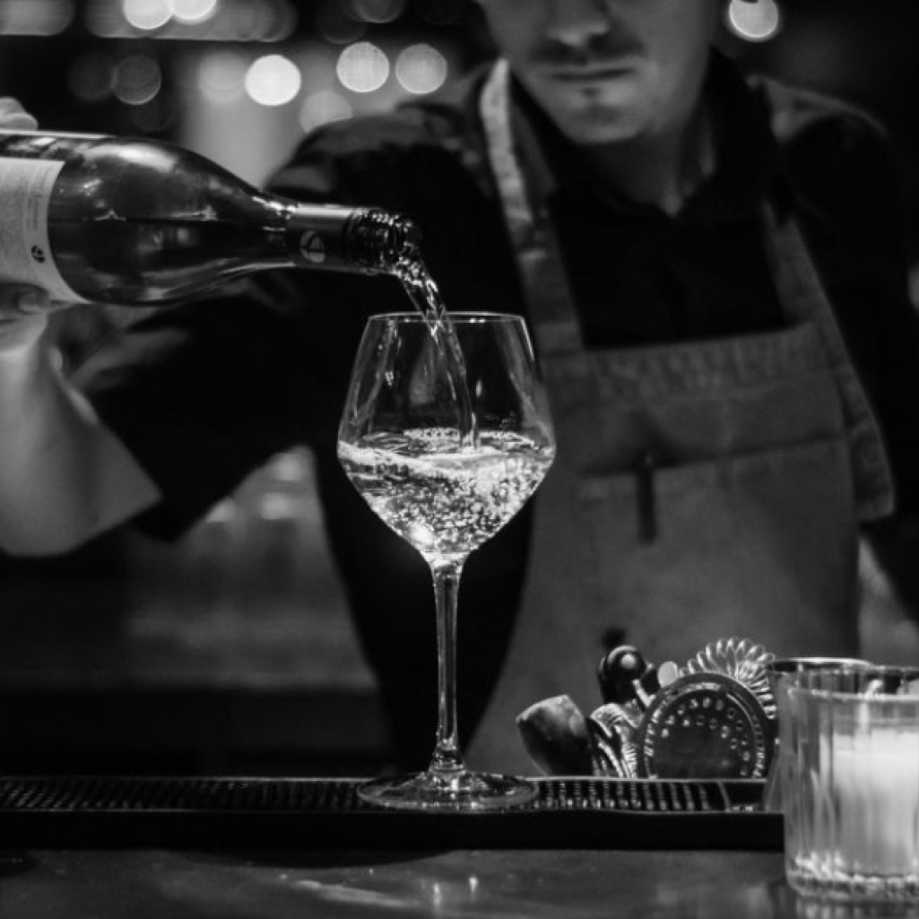 Πέντε bar στο κέντρο της Αθήνας, ιδανικά για ρομαντικά ραντεβού