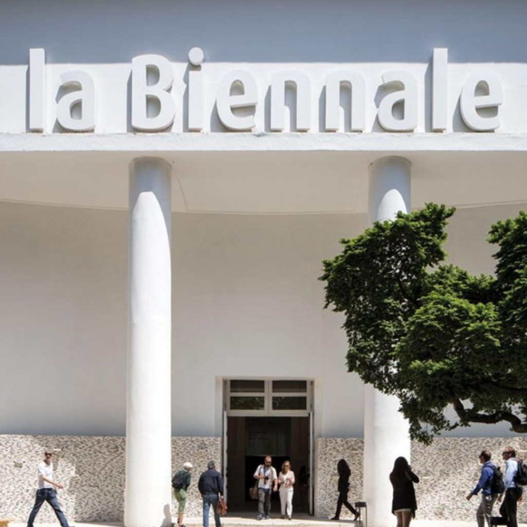 Biennale Βενετίας 2022 - «Το Γάλα των ονείρων»: Η Ελληνίδα Janis Rafa ανάμεσα στους 213 καλλιτέχνες