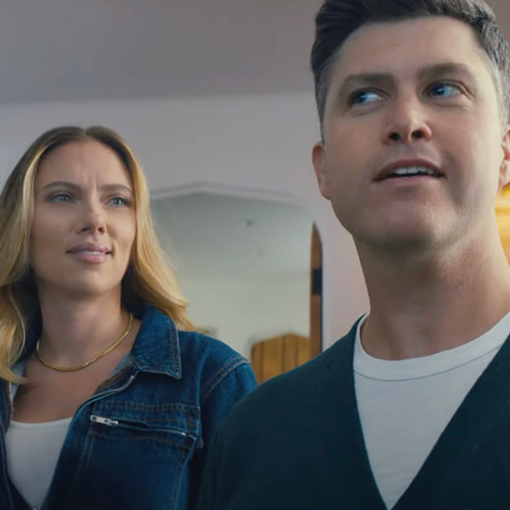 Το ζευγάρι Scarlett Johansson & Colin Jost πρωταγωνιστούν στην ξεκαρδιστική διαφήμιση για το Super Bowl