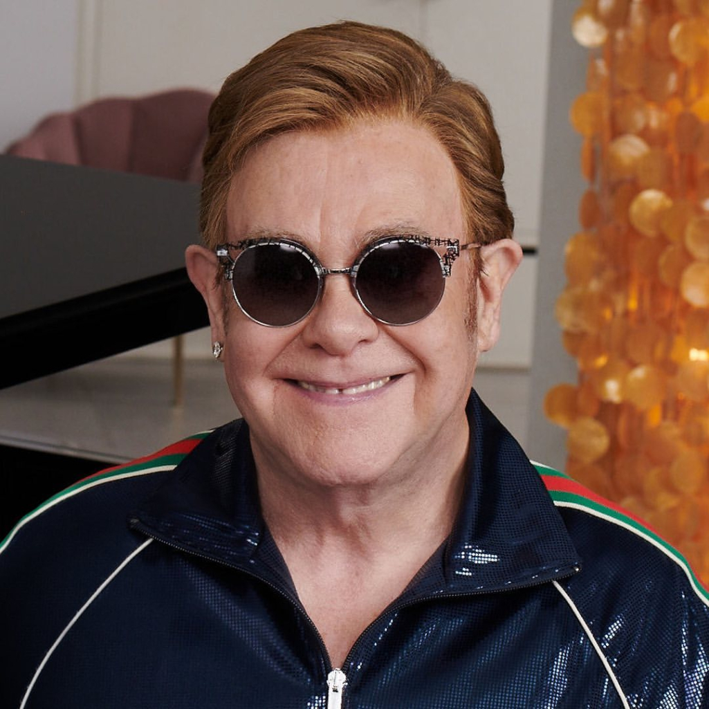 O Elton John ήθελε να υιοθετήσει ένα παιδί από την Ουκρανία, αλλά δεν τον άφησαν επειδή είναι gay