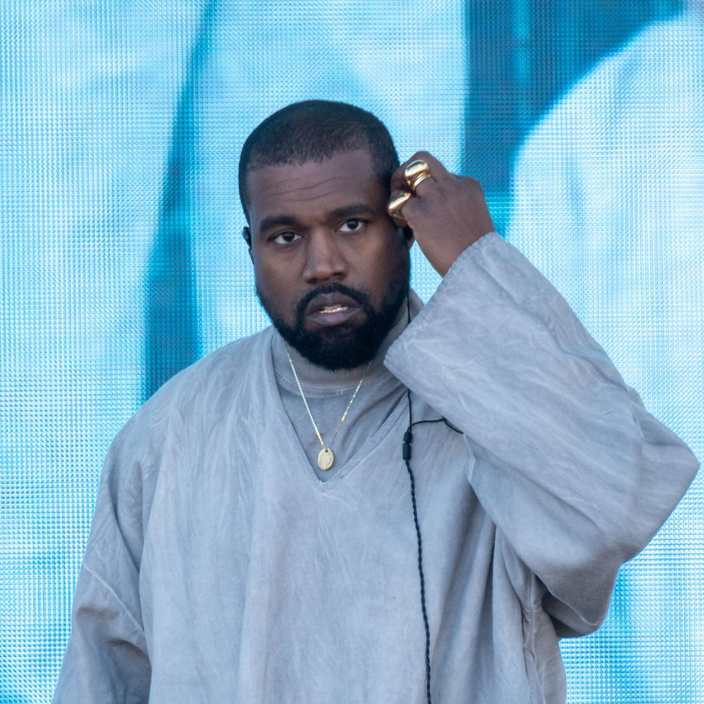 Kanye West: Μετά από ρατσιστικό post, το Instagram επιτέλους τον μπλοκάρει για 24 ώρες