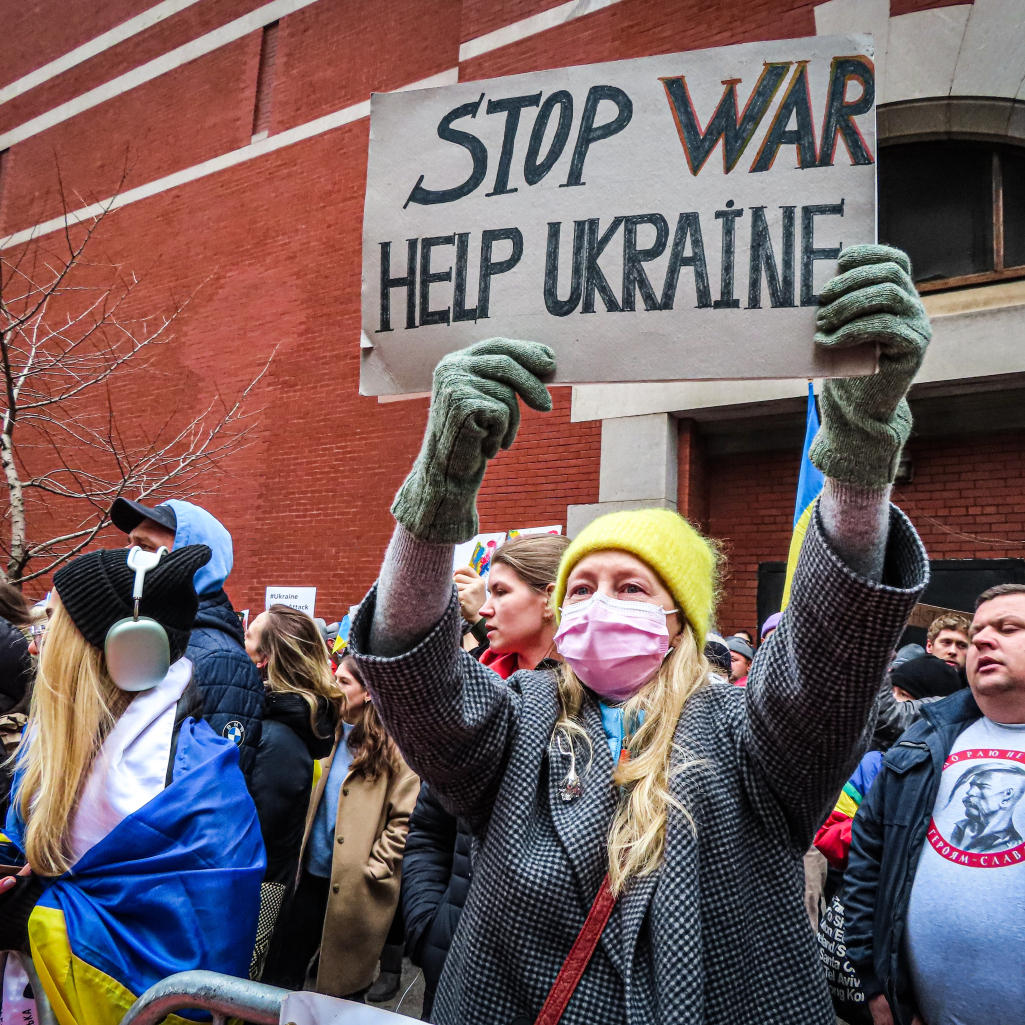 «Ο Πούτιν έχει ήδη χάσει»: Ο πόλεμος στην Ουκρανία και το μέλλον του κόσμου μέσα από 3 σπουδαίους αναλυτές