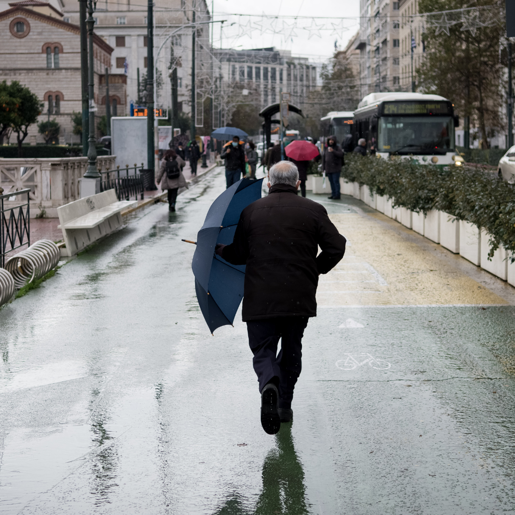Εκτακτο δελτίο επιδείνωσης του καιρού: Βροχές, καταιγίδες και πτώση της θερμοκρασίας
