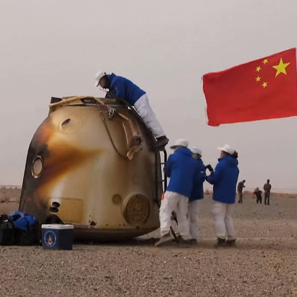 Κίνα: Επέστρεψαν από το Διάστημα οι αστροναύτες της αποστολής Shenzhou-13 μετά από έξι μήνες