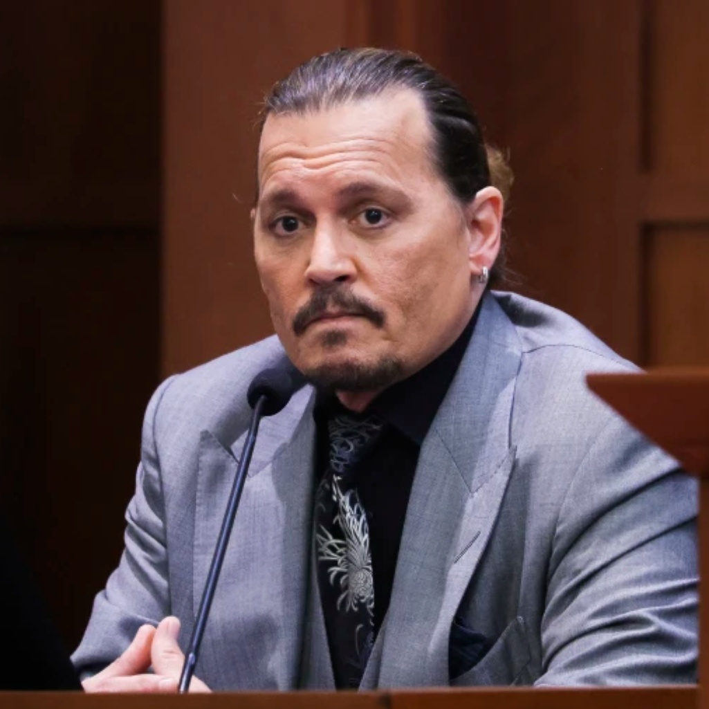 Δίκη Depp-Heard: Οι δικηγόροι της Heard έδειξαν φωτογραφίες του Depp λιπόθυμου από τις καταχρήσεις