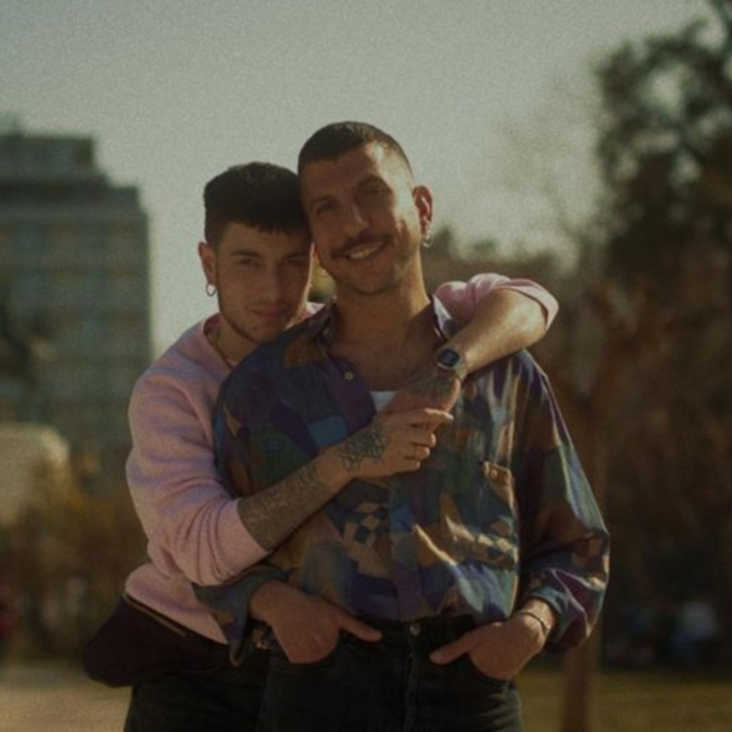 «Πες το ναι!»: Η υπέροχη καμπάνια για το δικαίωμα των ΛΟΑΤΚΙ+ στον γάμο, σε σενάριο Γιώργου Καπουτζίδη