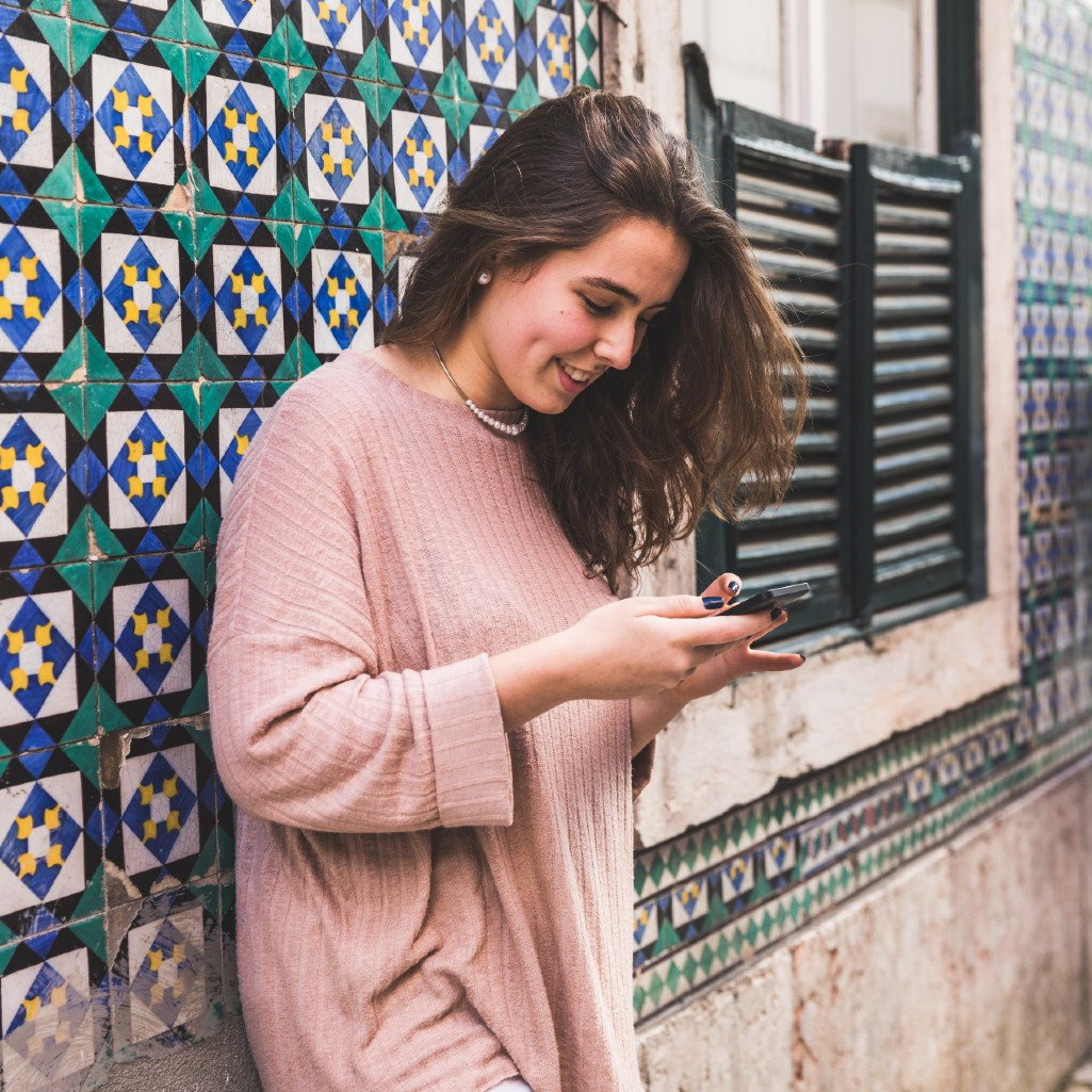 Είναι το phubbing η νέα κανονικότητα στις κοινωνικές σχέσεις;