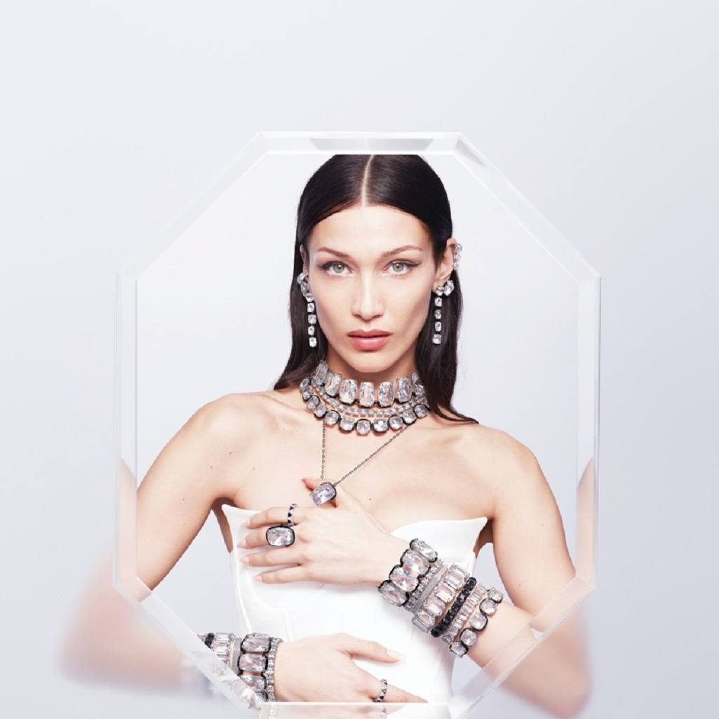 Η Bella Hadid είναι το πρόσωπο της νέας καμπάνιας της Swarovski