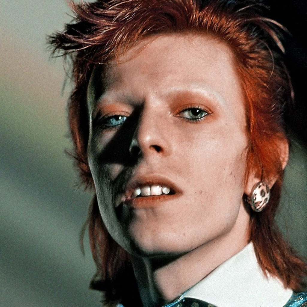 Moonage Daydream: Το πρώτο τρέιλερ του doc για τον David Bowie, απλά καθηλώνει