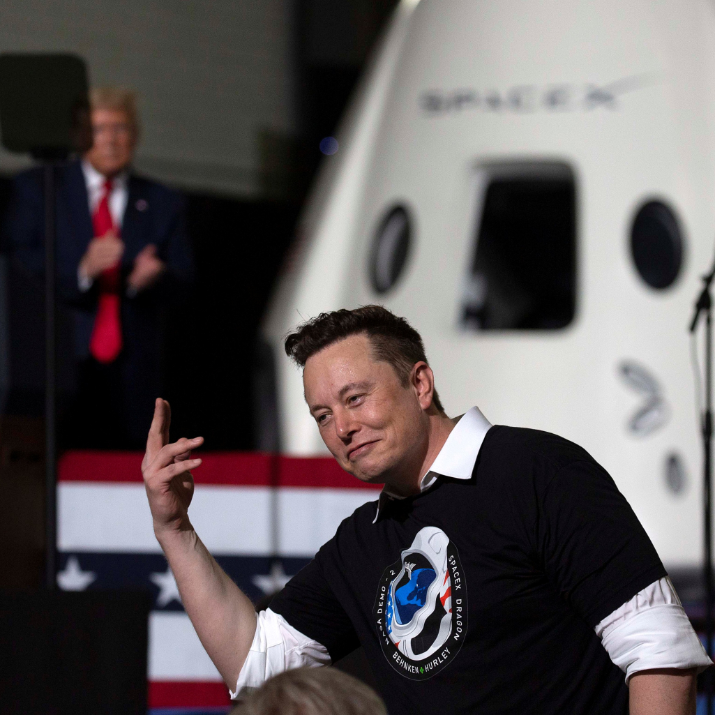 O Elon Musk θέλει τον Trump ξανά στο Twitter: Η απόφαση για απαγόρευση ήταν «ηθικά λανθασμένη και ανόητη»