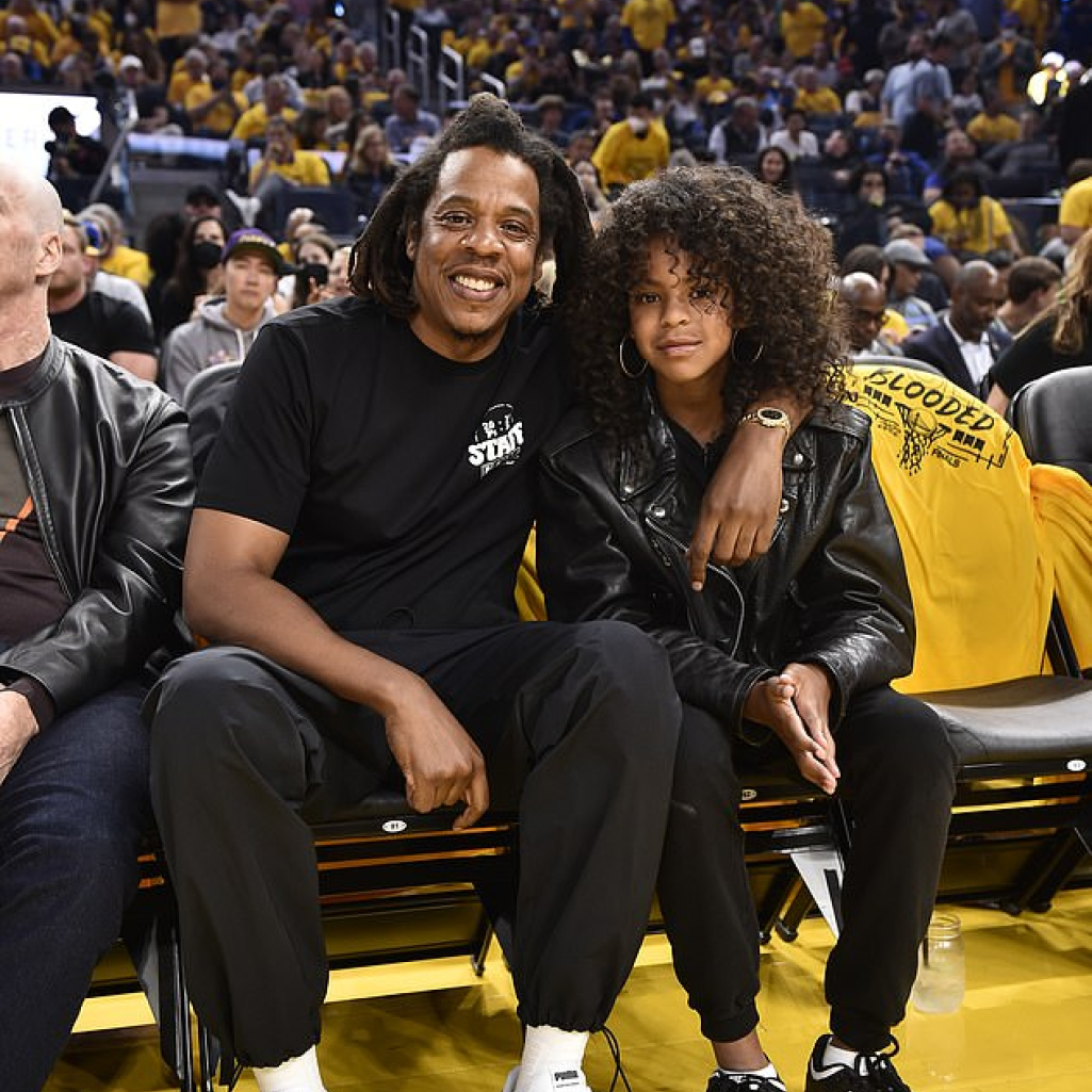 Ο Jay -Z πήγε με την Blue Ivy στον τελικό του NBA και, σαν κλασικός μπαμπάς, την έκανε ρεζίλι