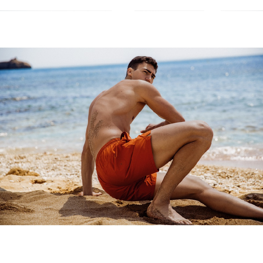 Κάντε μία βαθιά βουτιά στη νέα beach collection!