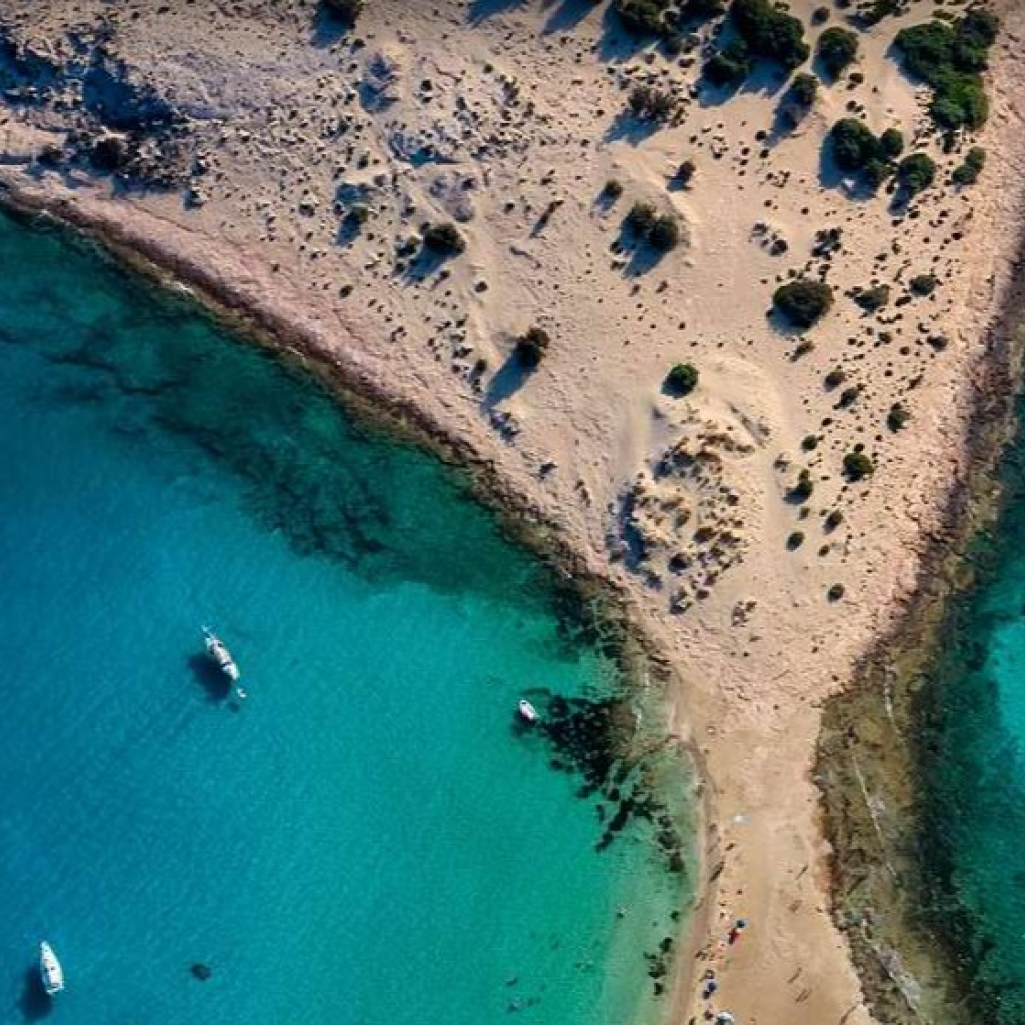 Ελαφόνησος: Οι τιρκουάζ παραλίες που θέλεις να επιστρέφεις κάθε καλοκαίρι