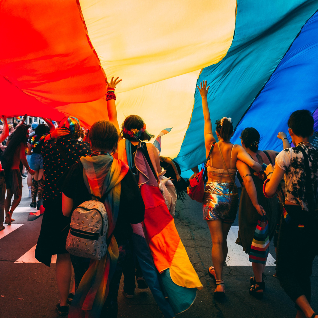 Athens Pride 2022: Σήμερα η παρέλαση με Γιώργο Καπουτζίδη, Ελενα Παπαρίζου και Onirama