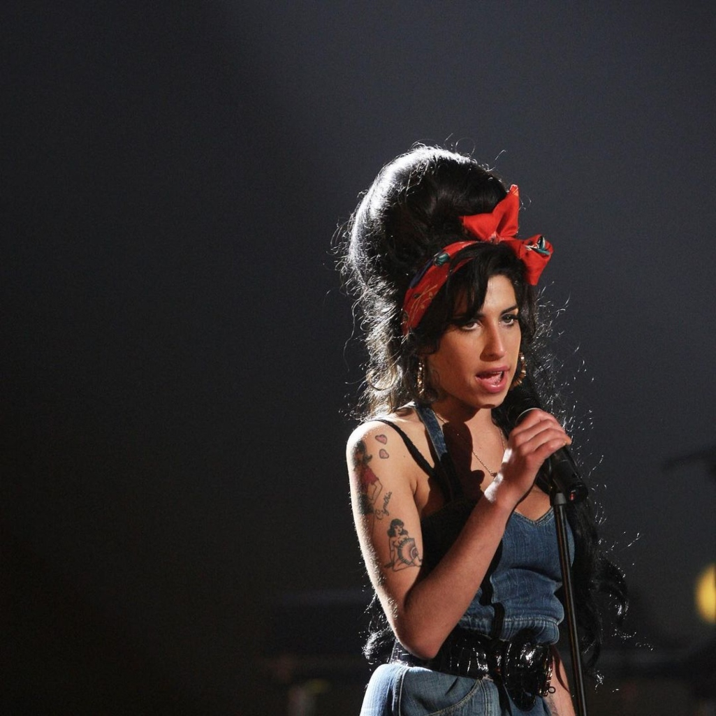 Η ζωή της Amy Winehouse θα γίνει ταινία από τη σκηνοθέτη του 50 Shades of Grey