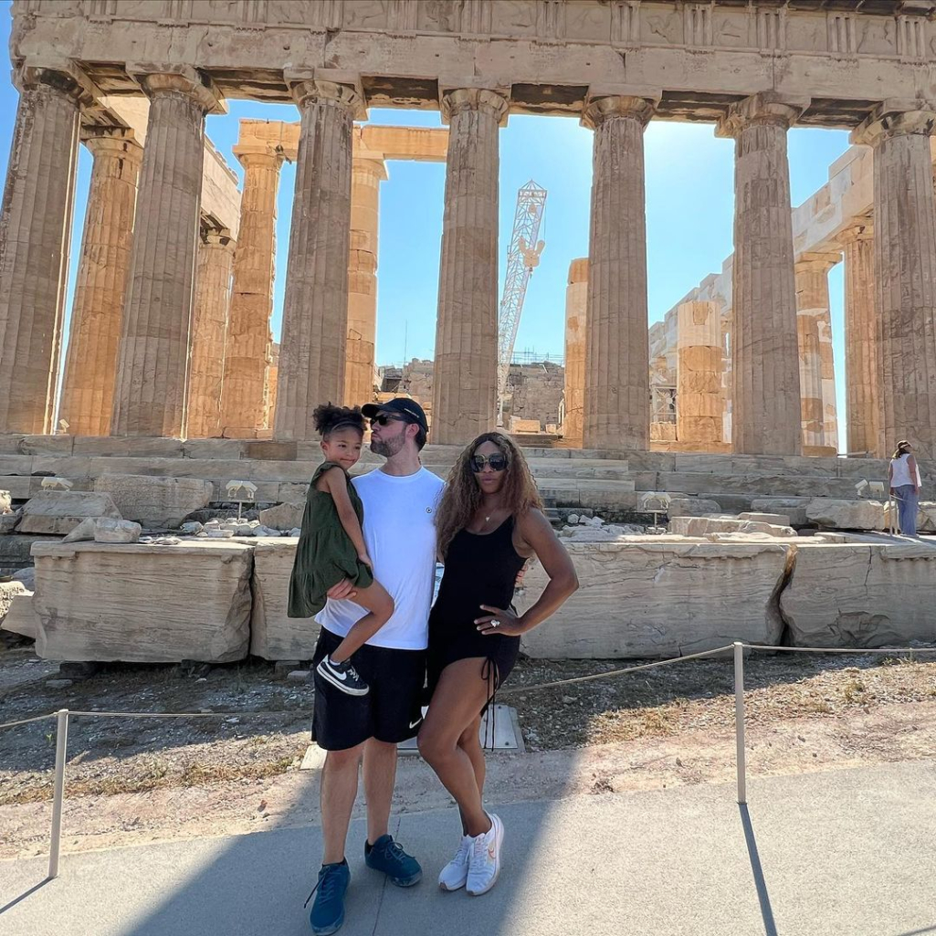 H Serena Williams κάνει διακοπές στην Ελλάδα και ποζάρει με θέα την Ακρόπολη