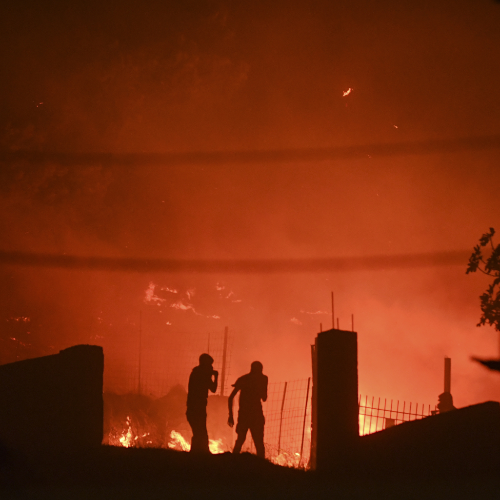 Φωτιά Πεντέλη: Ολονύχτια μάχη με τις φλόγες σε Παλλήνη, Ανθούσα, Πεντέλη, Ντράφι και Γέρακα - 600 απομακρύνσεις πολιτών