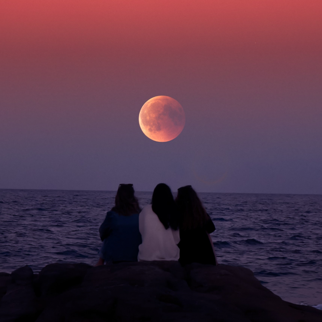 Φεγγάρι του Ελαφιού: Όσα πρέπει να ξέρετε για τη μεγαλύτερη υπερπανσέληνο της χρονιάς
