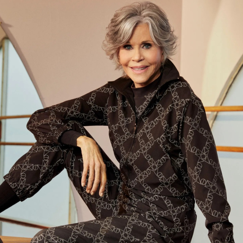 Η Jane Fonda για το facelift που μετάνιωσε, τον αντίκτυπο της γυμναστικής στις γυναίκες και τη νέα σειρά movewear με την H&M