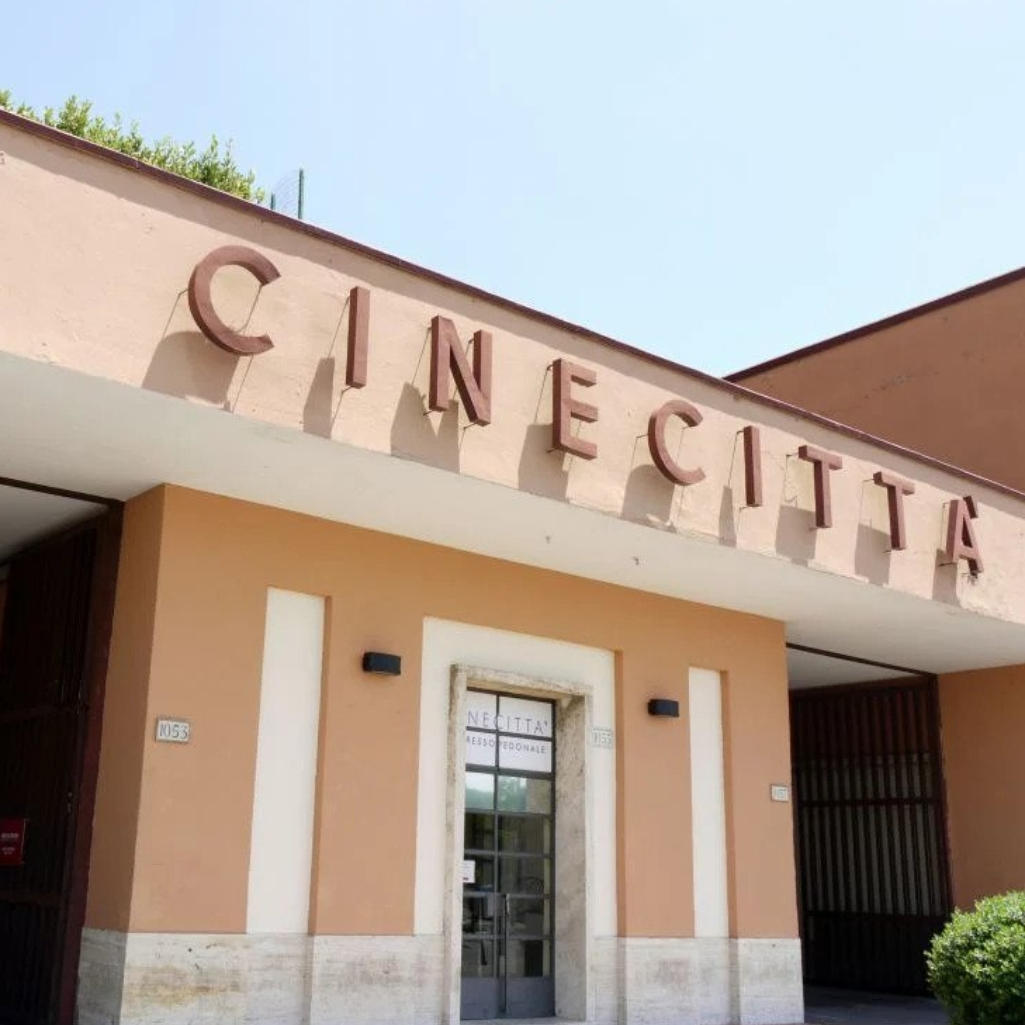Τσινετσιτά: Φωτιά ξέσπασε στο ιστορικό κινηματογραφικό στούντιο της Ρώμης