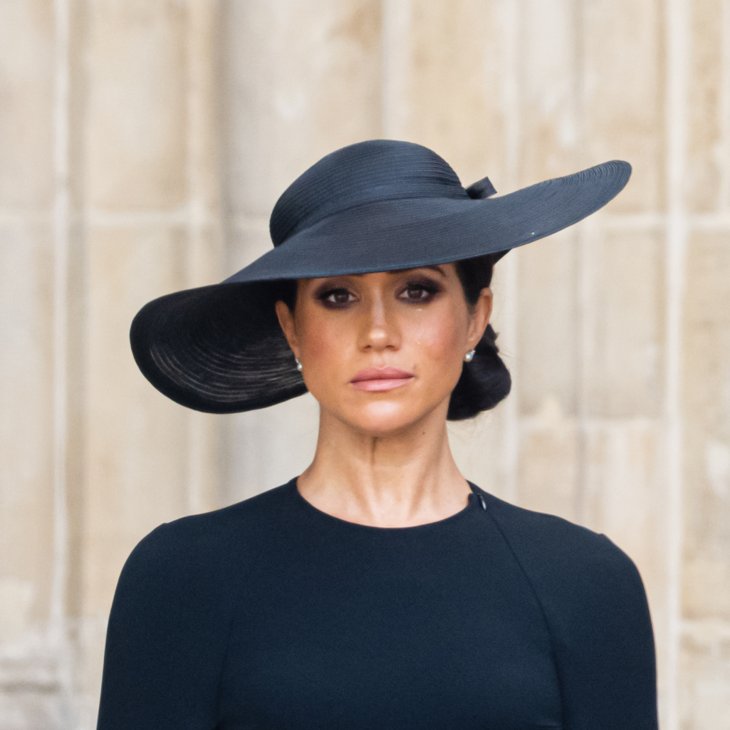 Κηδεία Βασίλισσας Ελισάβετ: Τι φόρεσαν Kate & Meghan και ο συμβολισμός των looks τους