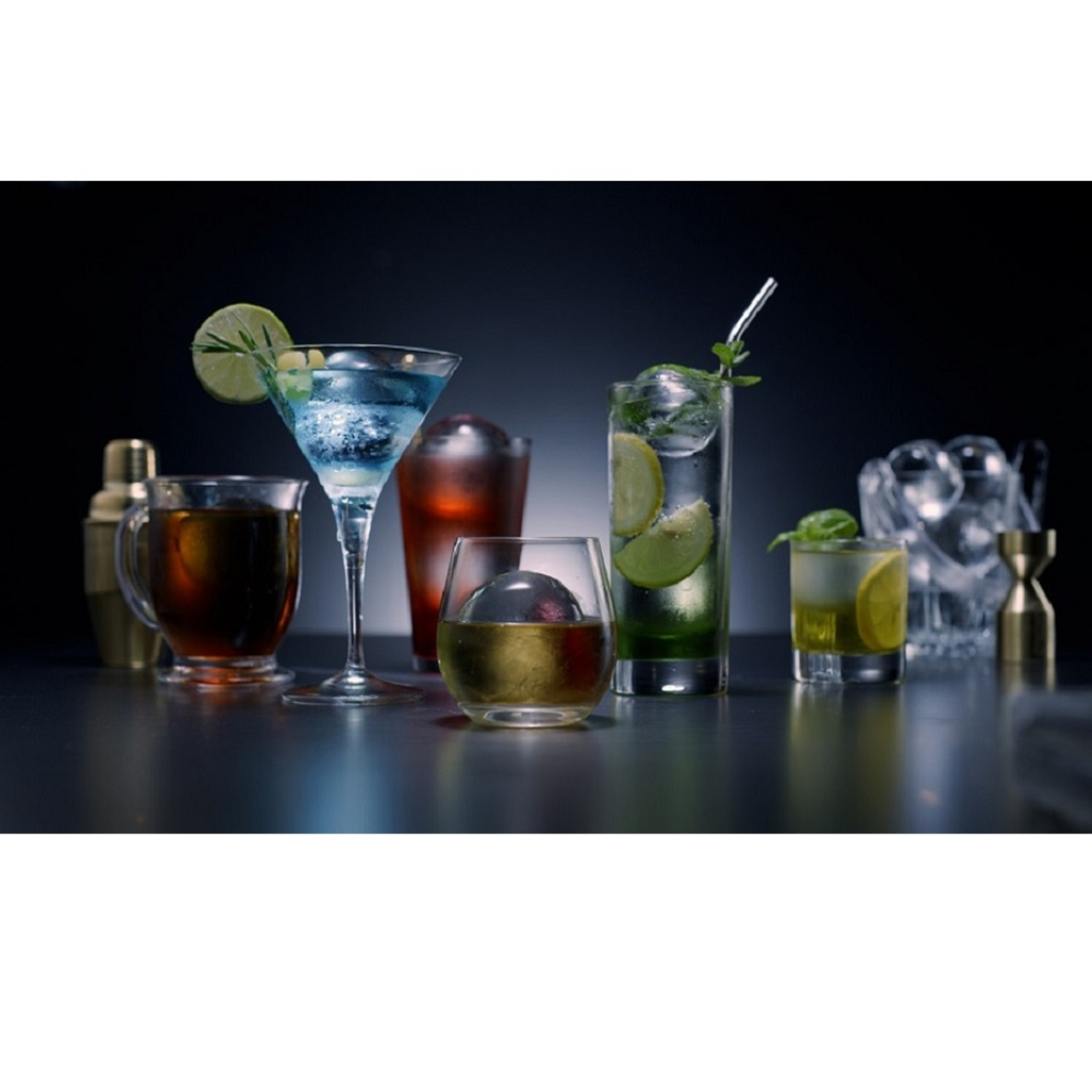 Εντυπωσιακά cocktails με τα σφαιρικά παγάκια Craft IceTM του ψυγείου - ντουλάπα LG InstaView