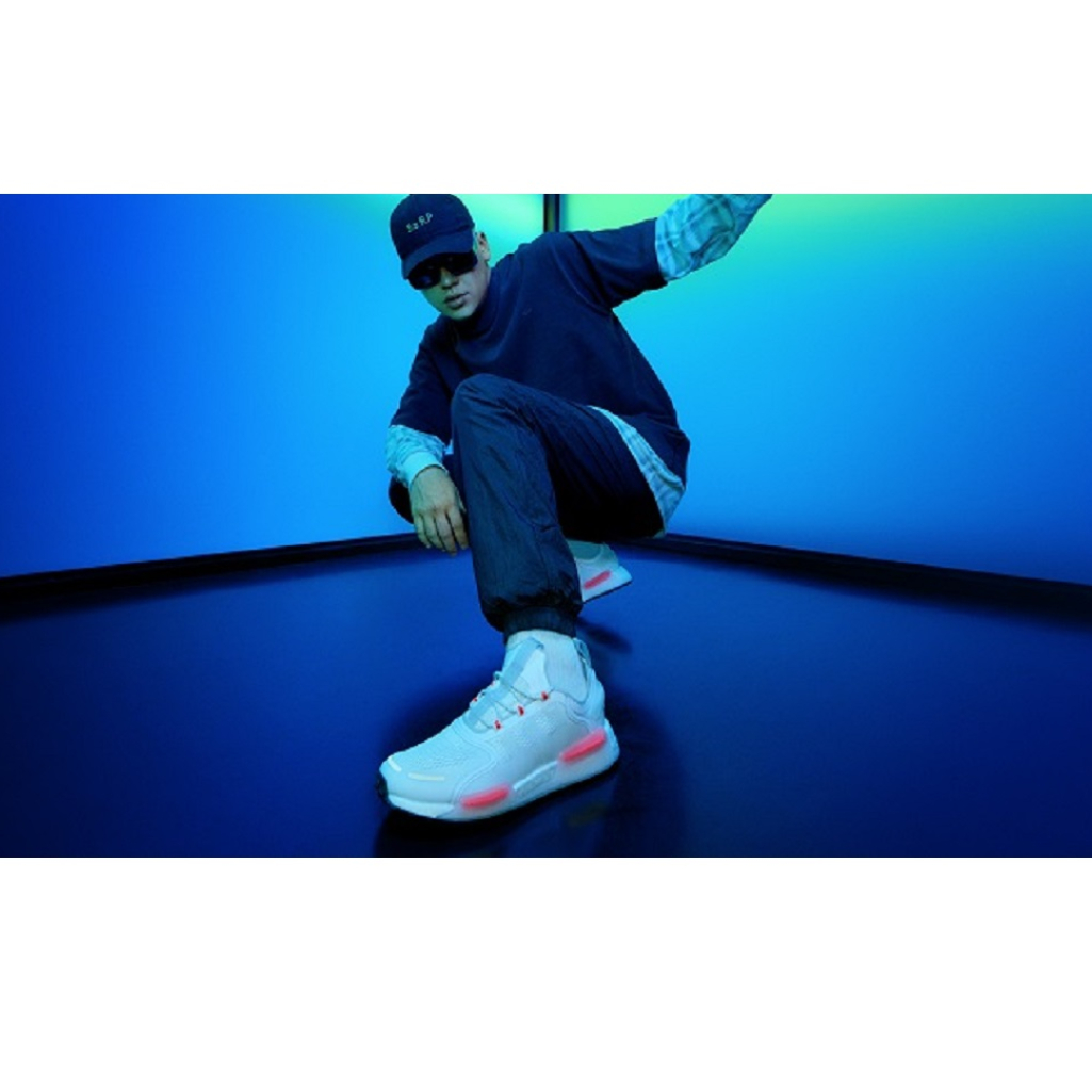 Τα adidas Originals λανσάρουν το νέο NMD