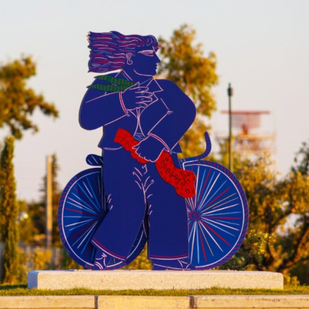 «Ποδηλάτης»: Ένα γλυπτό εμπνευσμένο από τον Αλέκο Φασιανό «στολίζει» το The Ellinikon Experience Park