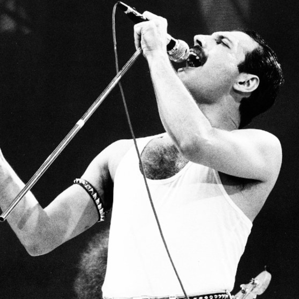 Freddie Mercury: Πώς ο θρύλος των Queen έγινε το απόλυτο είδωλο της ροκ