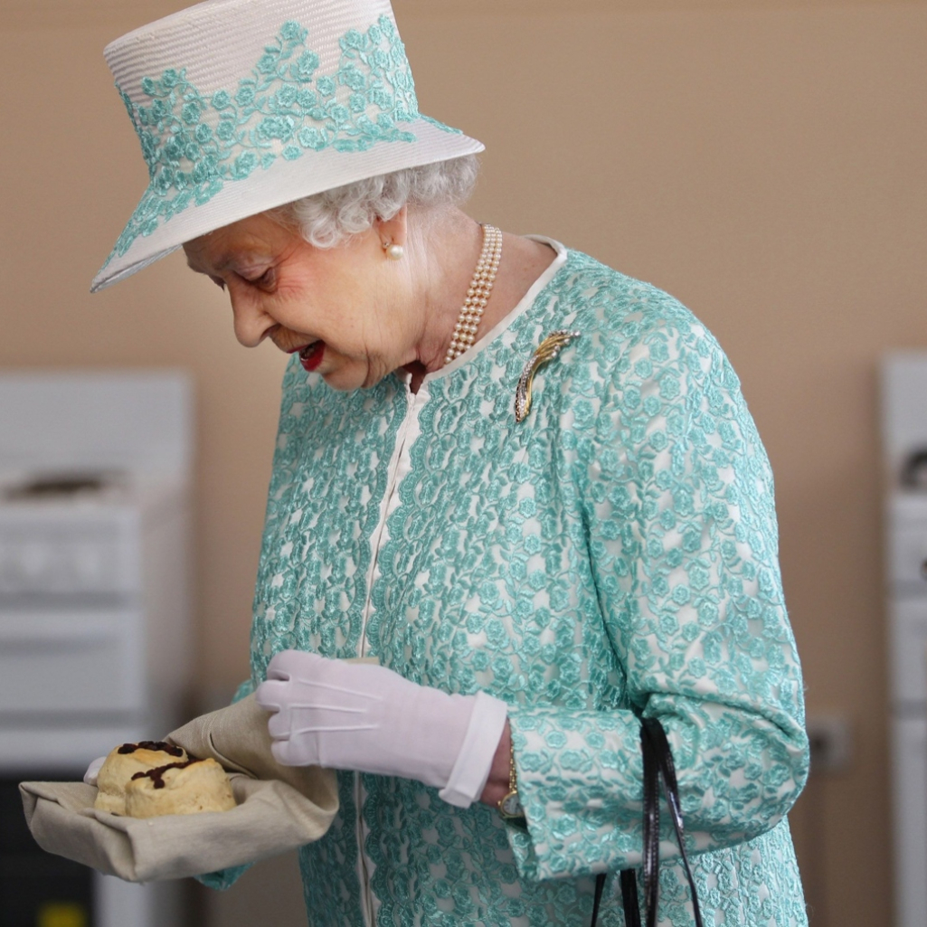 Η διάσημη συνταγή της Βασίλισσας Ελισάβετ για (αφράτες) τηγανίτες έγινε viral