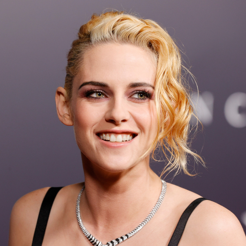 H Kristen Stewart έκανε το πιο cool mullet της σεζόν, στο πιο φθινοπωρινό χρώμα