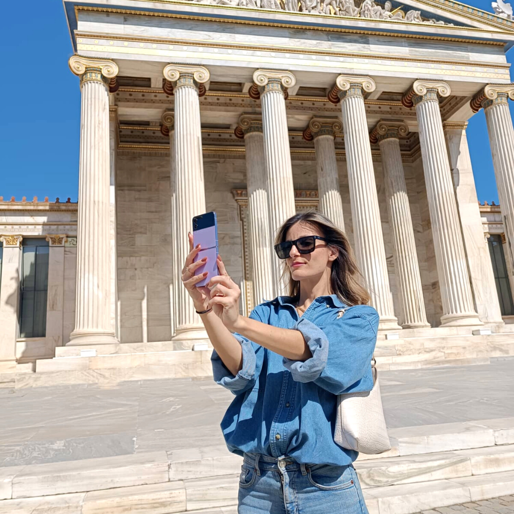 Μια βόλτα με το Samsung Galaxy Z Flip4, το απόλυτο εργαλείο ατομικής έκφρασης