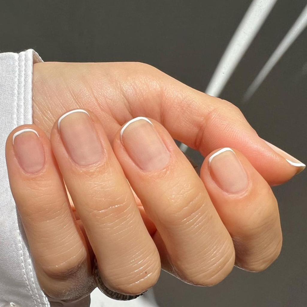 Invisible French Manicure: H πιο κομψή τάση στα νύχια 