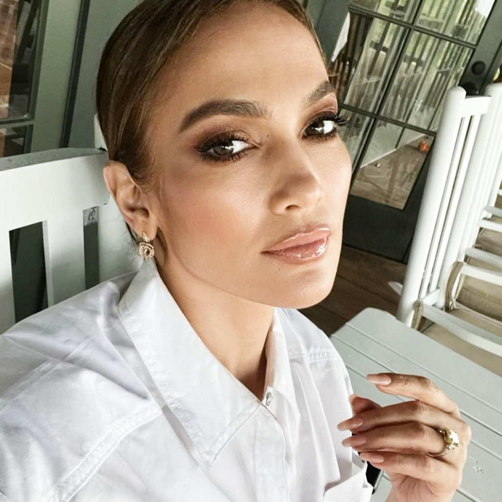 Το νέο manicure της Jennifer Lopez είναι η huge τάση του φθινοπώρου 