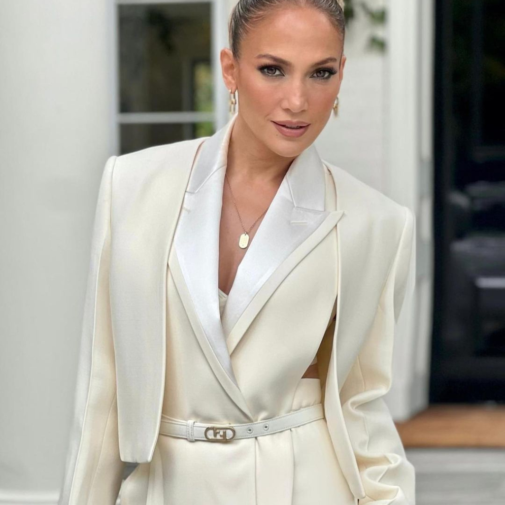 H Jennifer Lopez χρηματοδοτεί με $14 εκατ. επιχειρήσεις Λατίνων γυναικών