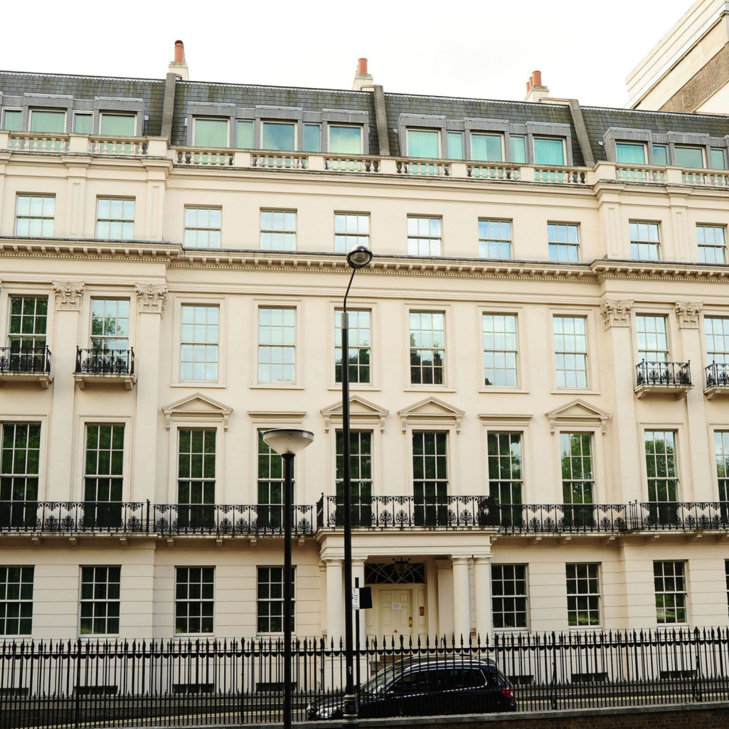 Το πιο ακριβό παλάτι στην Μεγάλη Βρετανία πωλείται και πάλι - Η ιδιωτική κατοικία των 45 δωματίων με θέα στο Hyde Park