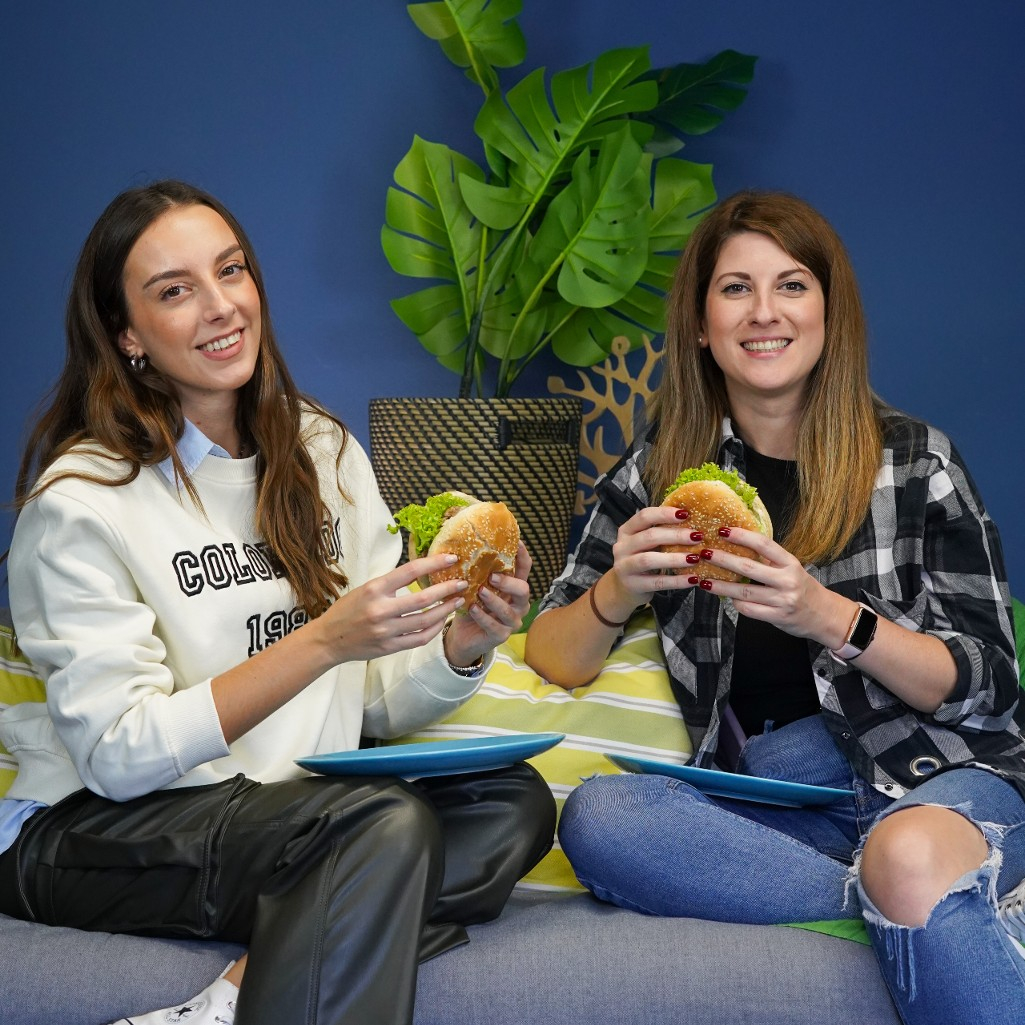 Burgers with friends... on a budget! (vid)