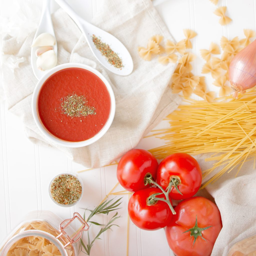 3 κόλπα για να εξαφανίσετε την οξύτητα στη σάλτσα ντομάτας