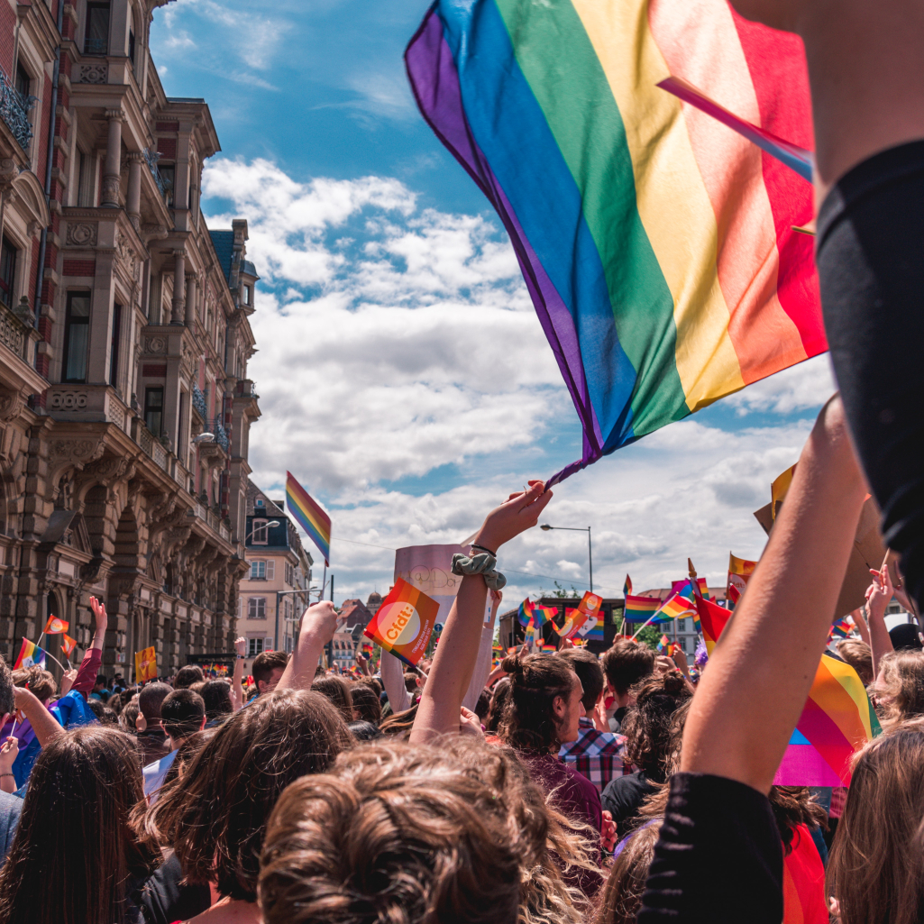 Σλοβενία: Η πρώτη χώρα στην Α. Ευρώπη που εγκρίνει τον γάμο ομοφυλοφίλων και το δικαίωμά τους στην τεκνοθεσία