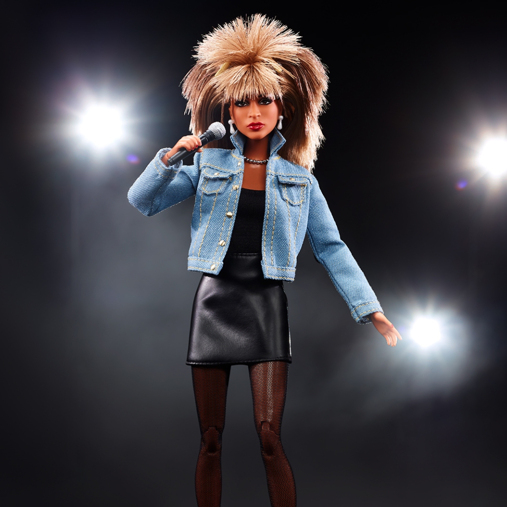Η Tina Turner έγινε Barbie στα 82 της