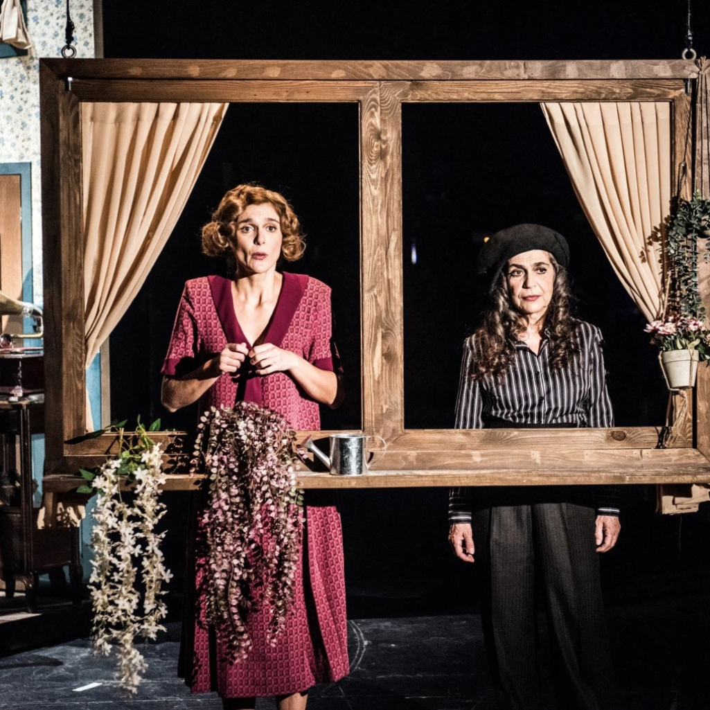 Στην πρόβα: «Tα φώτα της πόλης» στο Εθνικό Θέατρο – Μιούζικαλ χωρίς φωνή