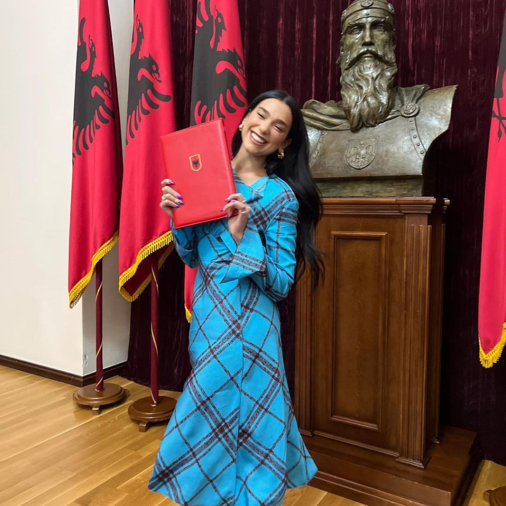 Η Dua Lipa κι επίσημα με αλβανική υπηκοότητα- «Ευχαριστώ, νιώθω πολύ περήφανη»