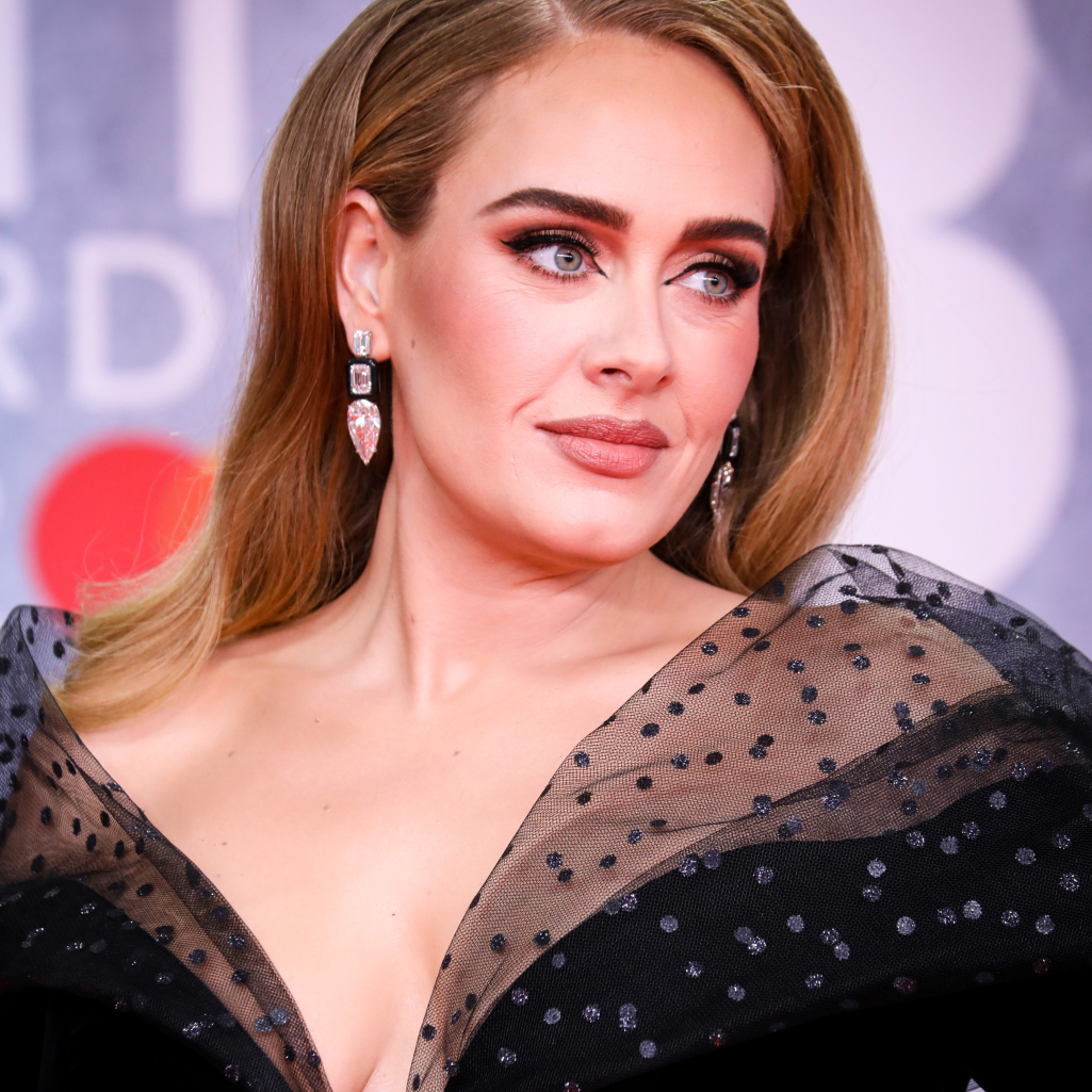 H Adele μιλά στη σκηνή και τους fans για την ψυχοθεραπεία και το επώδυνο διαζύγιο της