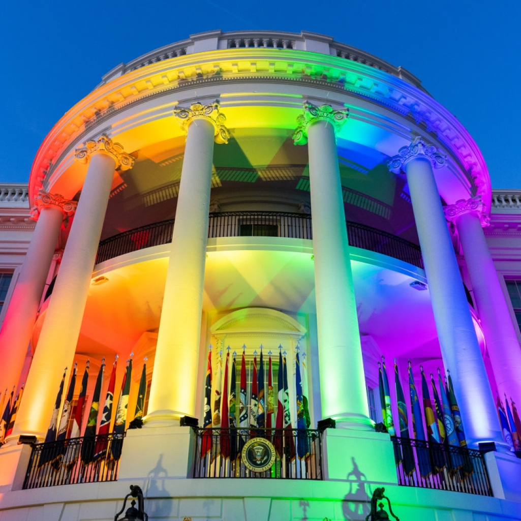 O Biden υπέγραψε τον νόμο για τον γάμο των ομοφυλοφίλων- «Το αντίδοτο στο μίσος είναι η αγάπη»