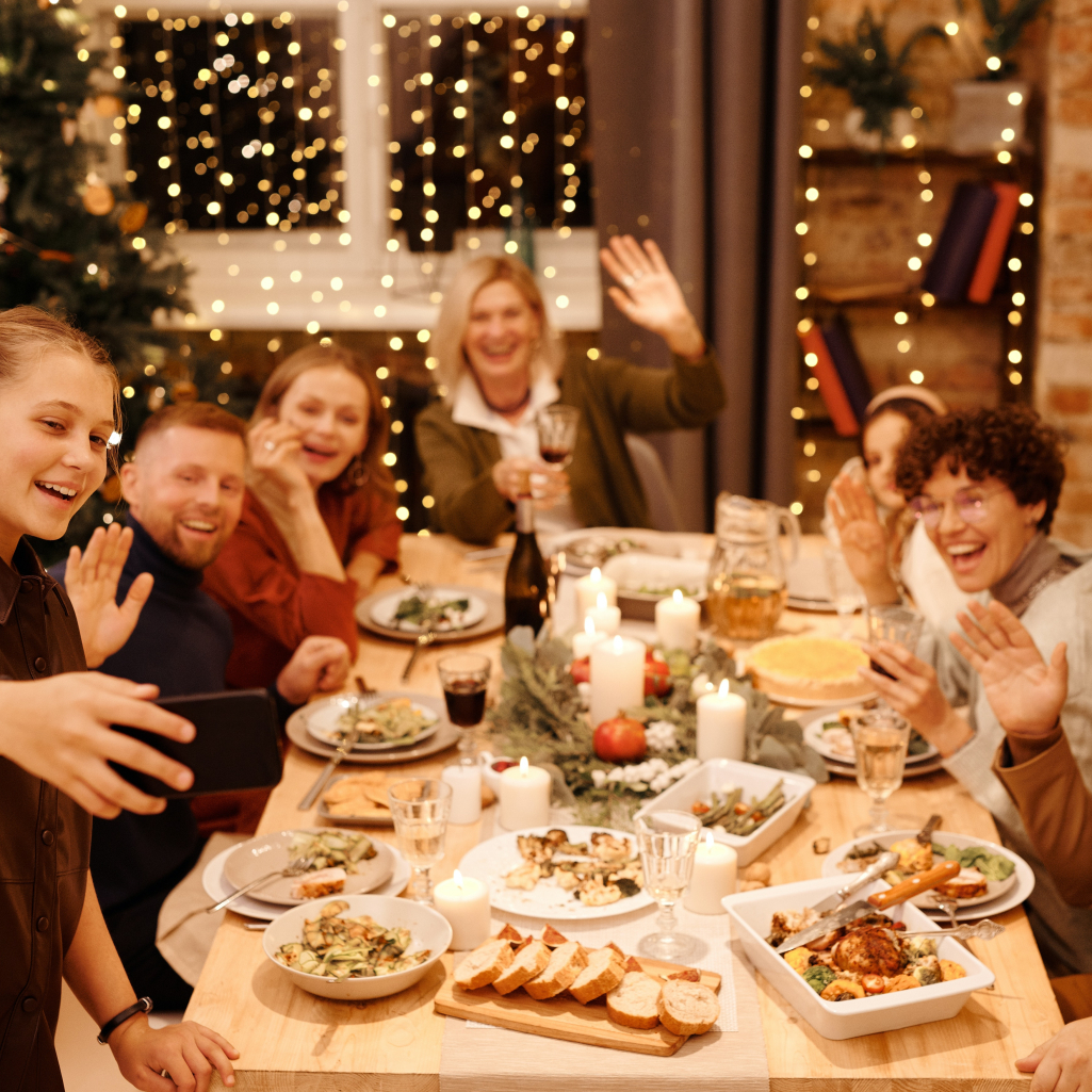 Πως να μην τσακωθείς με την οικογένεια στο Χριστουγεννιάτικο τραπέζι 