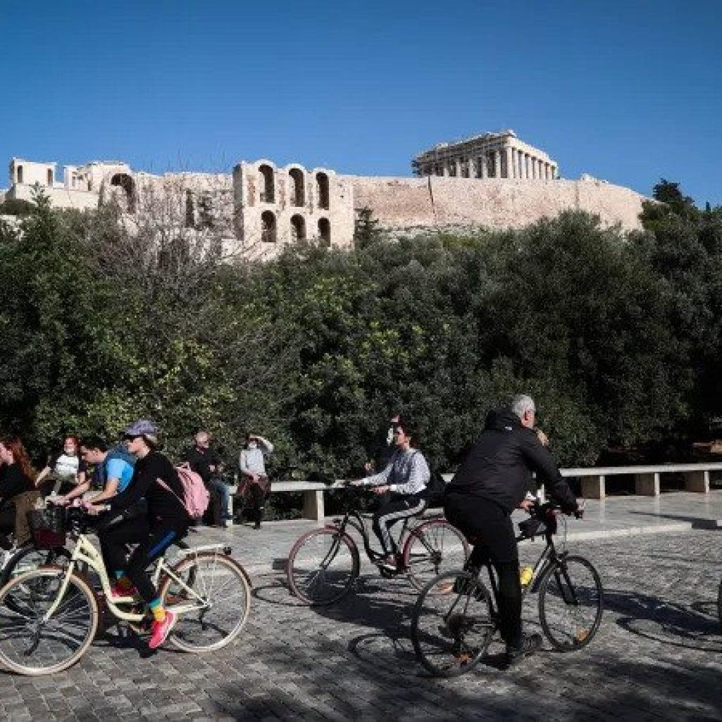 Καιρός: Ανοιξιάτικες θερμοκρασίες και σήμερα αλλά έρχεται κρύο