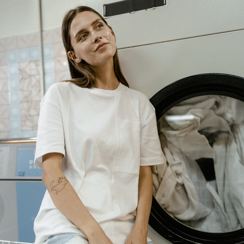 Διάσημη TikToker λύνει 10 απορίες για το καλύτερο πλύσιμο ρούχων